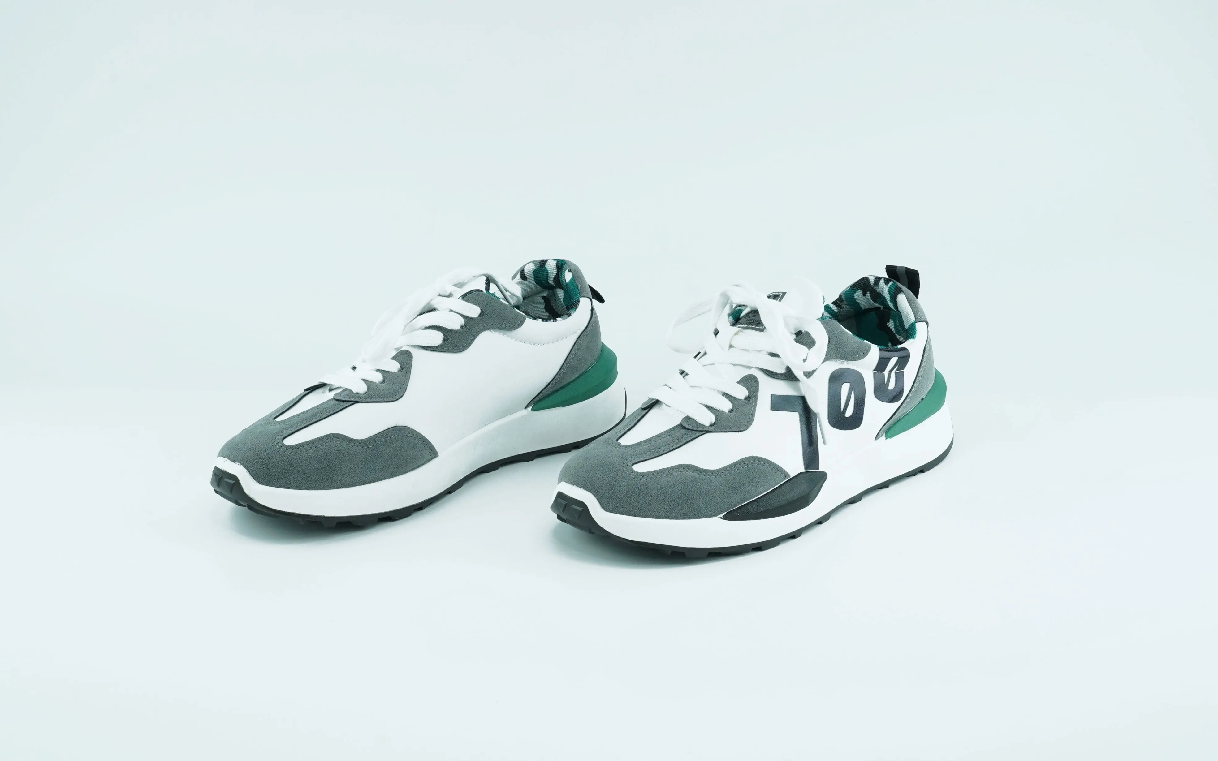 22'Casual shoes for men
