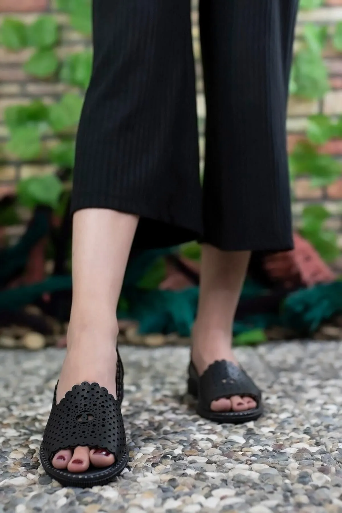Black Woman Daily Shoes 0012504