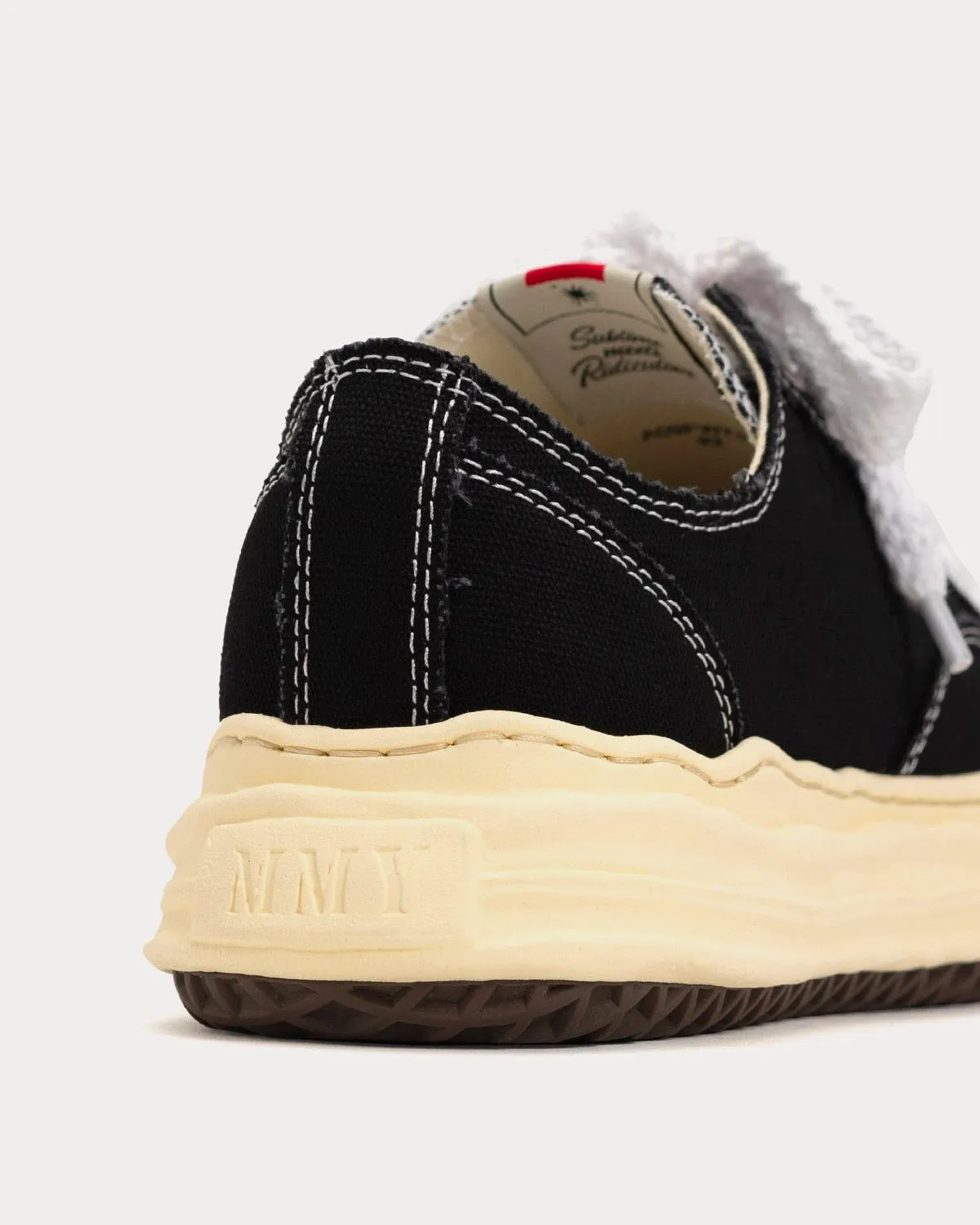 Hank VL OG Sole Canvas Black / White Low Top Sneakers