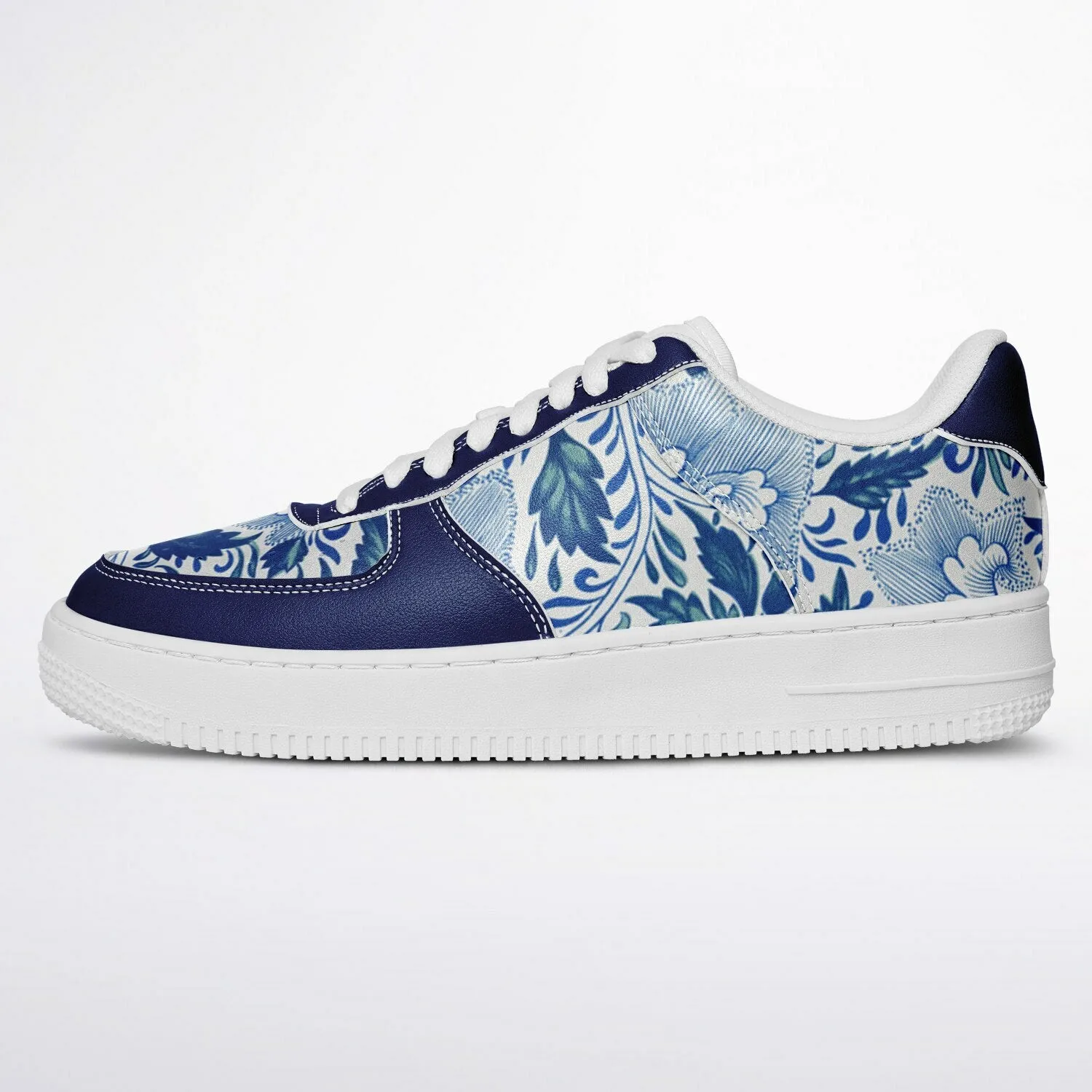 Low top Sneakers in Porcelain Print
