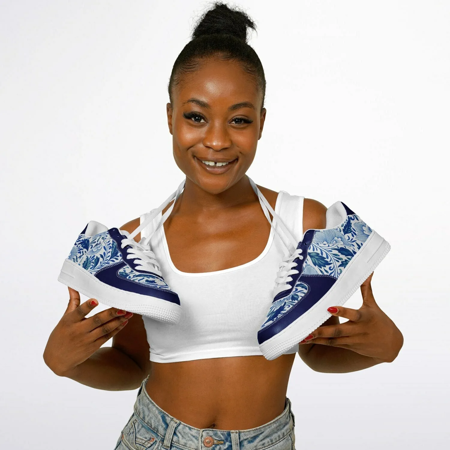 Low top Sneakers in Porcelain Print