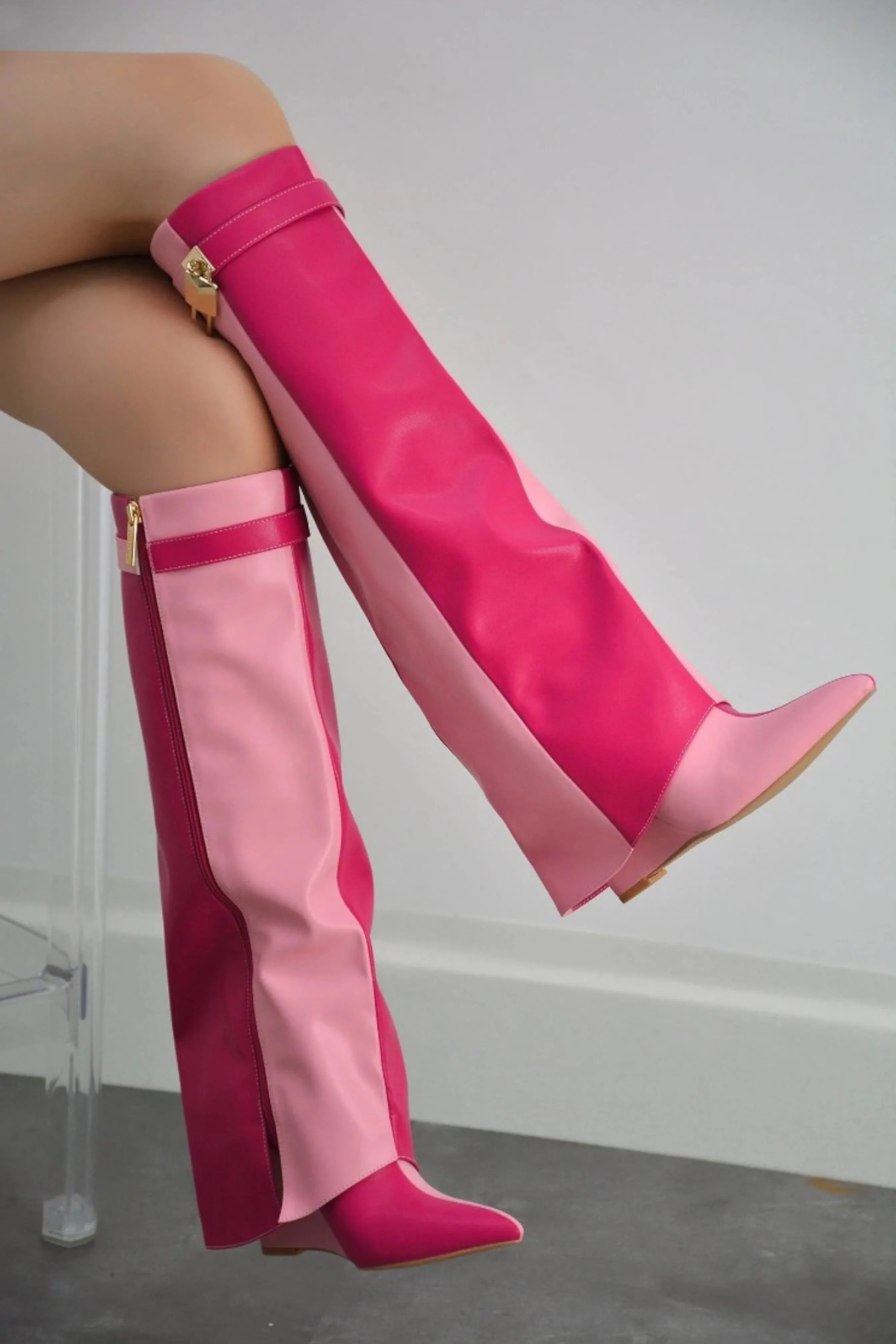 Shark Padlock Boots Valeri-5 Cape Robbin