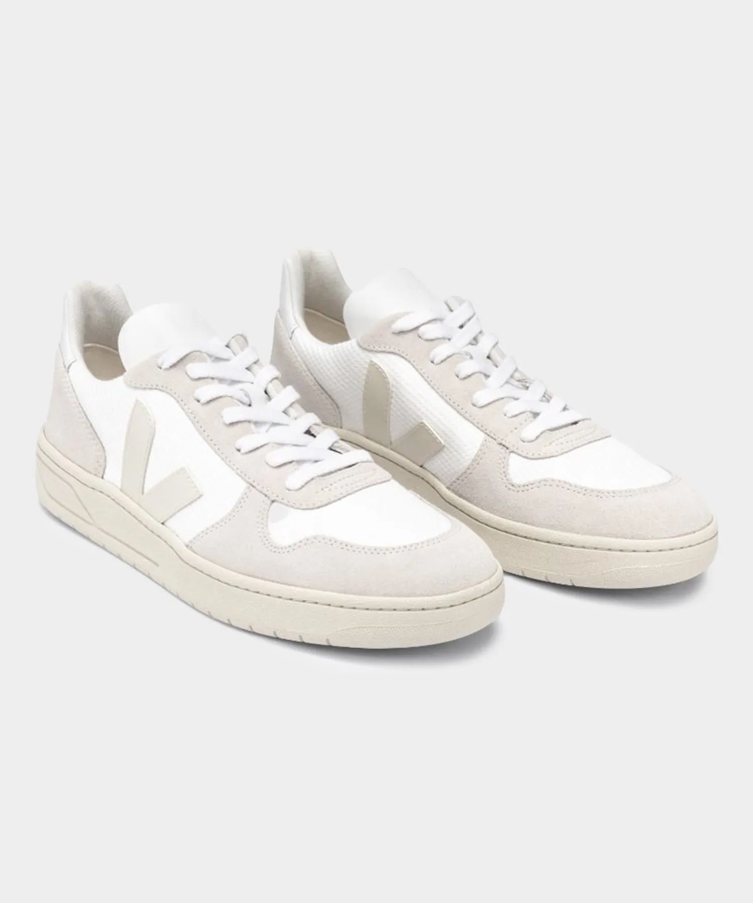 Veja V-10 White   Natural Pierre